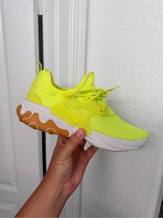 Nike Other - Nike volt presto react